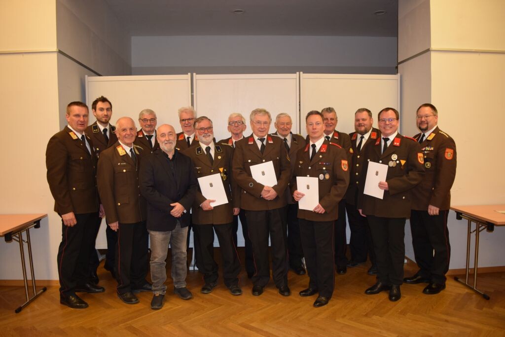 Auszeichnungsreigen beim Abschnittsfeuerwehrtag 2025
