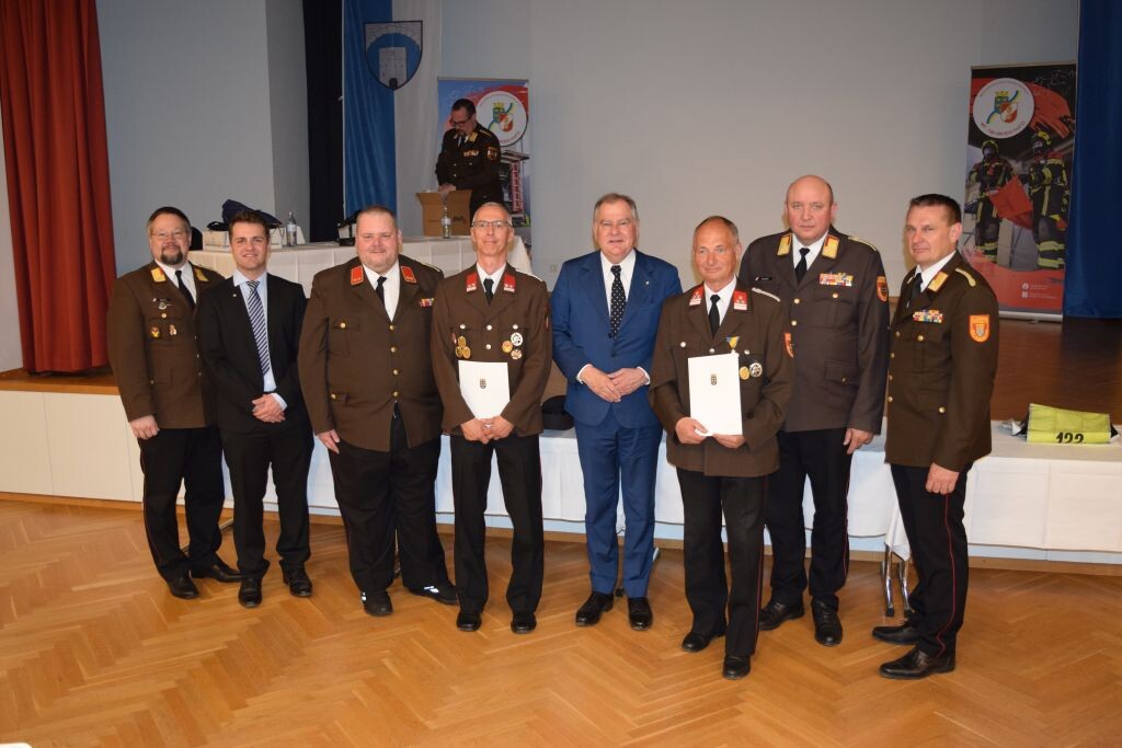 Abschnittsfeuerwehrtag 2026 und Besuch des Feuerwehrballs in Wr. Neustadt