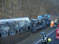 20151222_VU_Sattelzug_gegen_LKW_Dreistettenerkreuzung_02