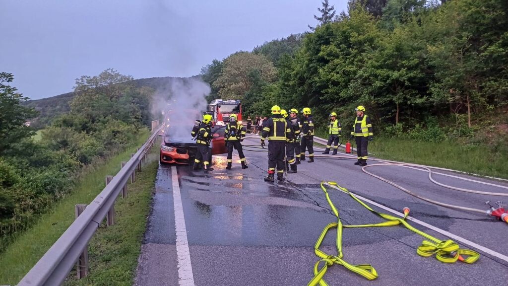 Fahrzeugbrand nach Gesamtübung „Waldbrand“